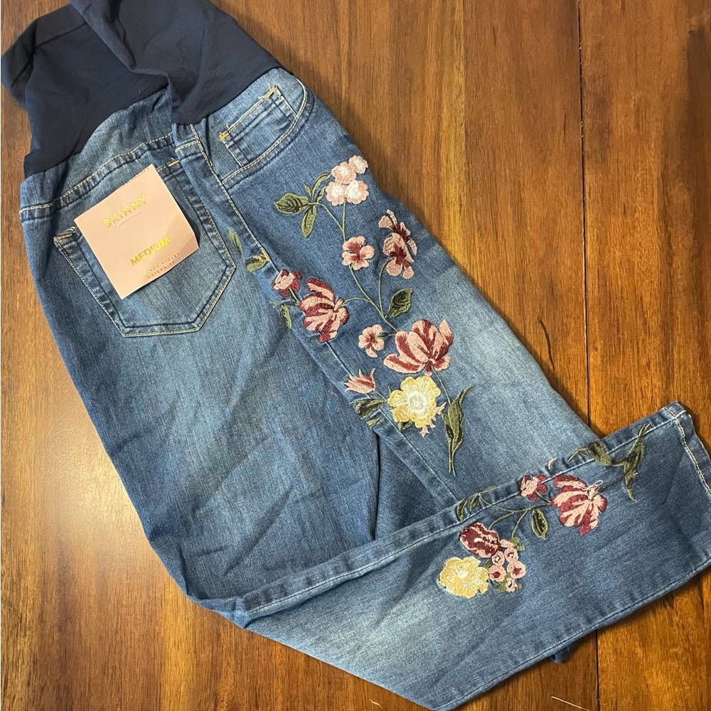 Vintage Violet Maternity SzM NWT skinny floral embroidered jeans